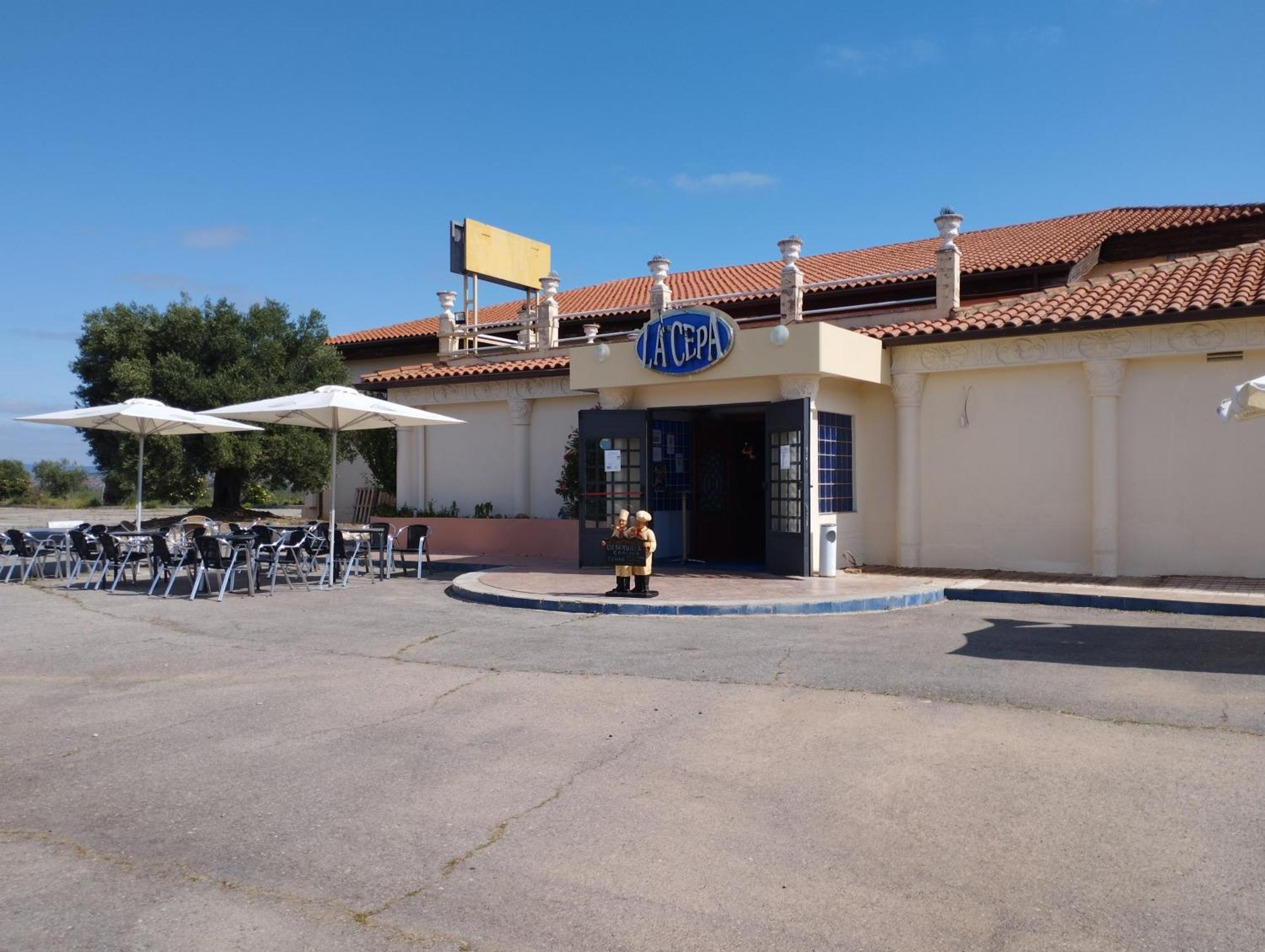 Hostal Restaurante La Cepa Cenicero Extérieur photo